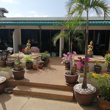 Blue Sky Residence Patong Esterno foto