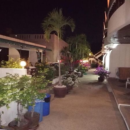 Blue Sky Residence Patong Esterno foto