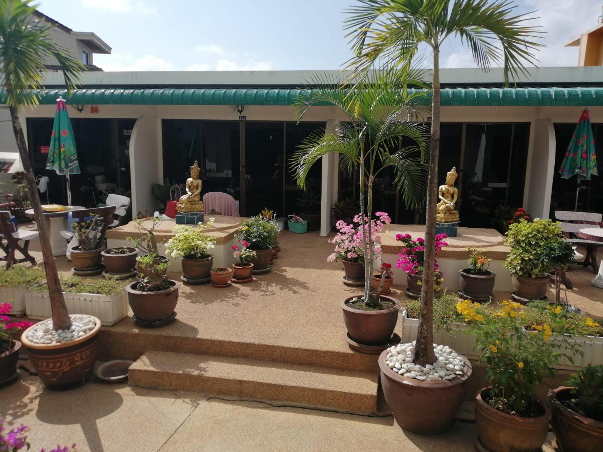 Blue Sky Residence Patong Esterno foto