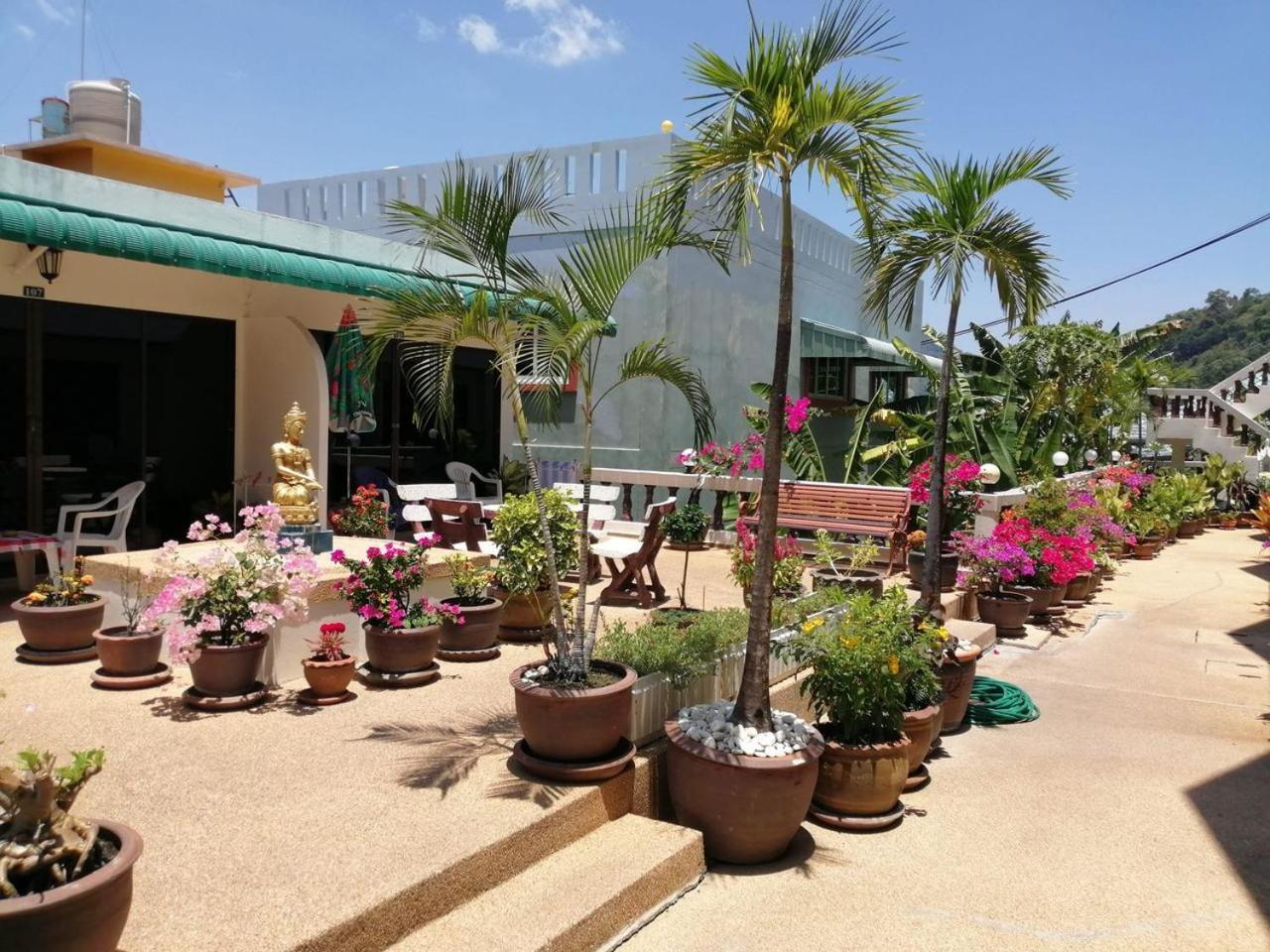 Blue Sky Residence Patong Esterno foto