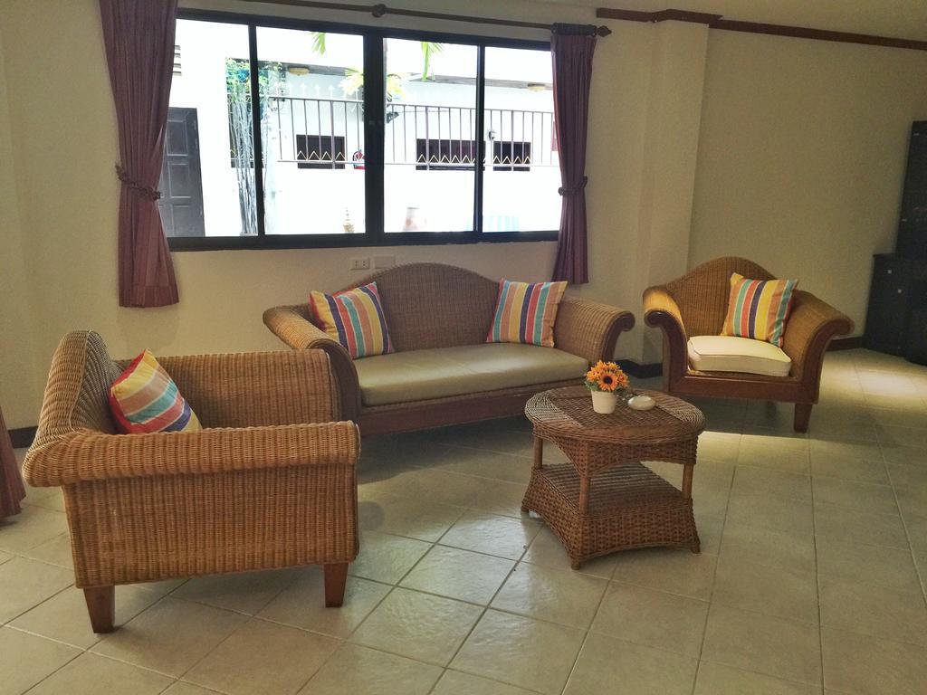 Blue Sky Residence Patong Esterno foto
