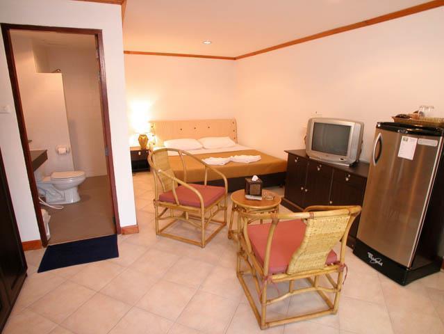 Blue Sky Residence Patong Esterno foto