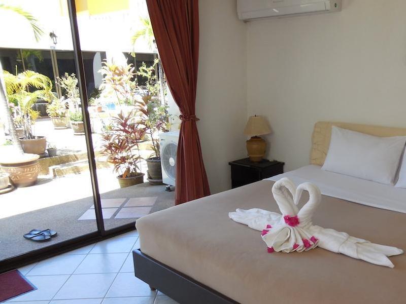 Blue Sky Residence Patong Esterno foto
