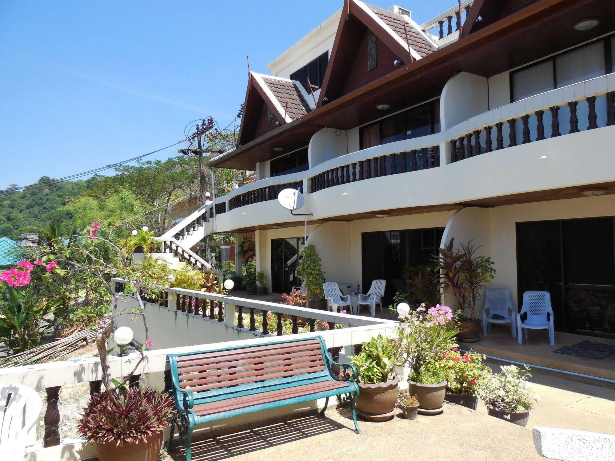 Blue Sky Residence Patong Esterno foto