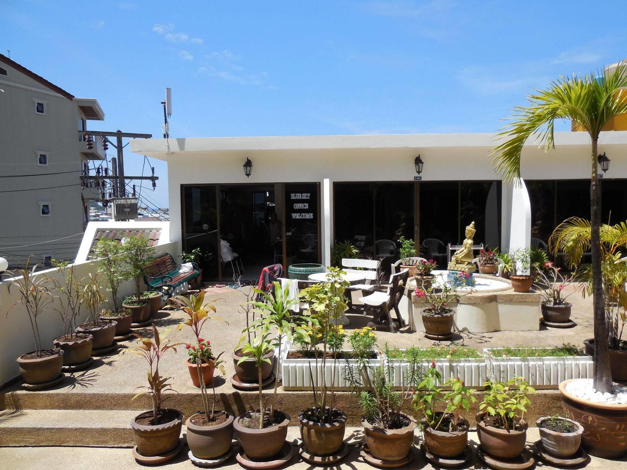 Blue Sky Residence Patong Esterno foto