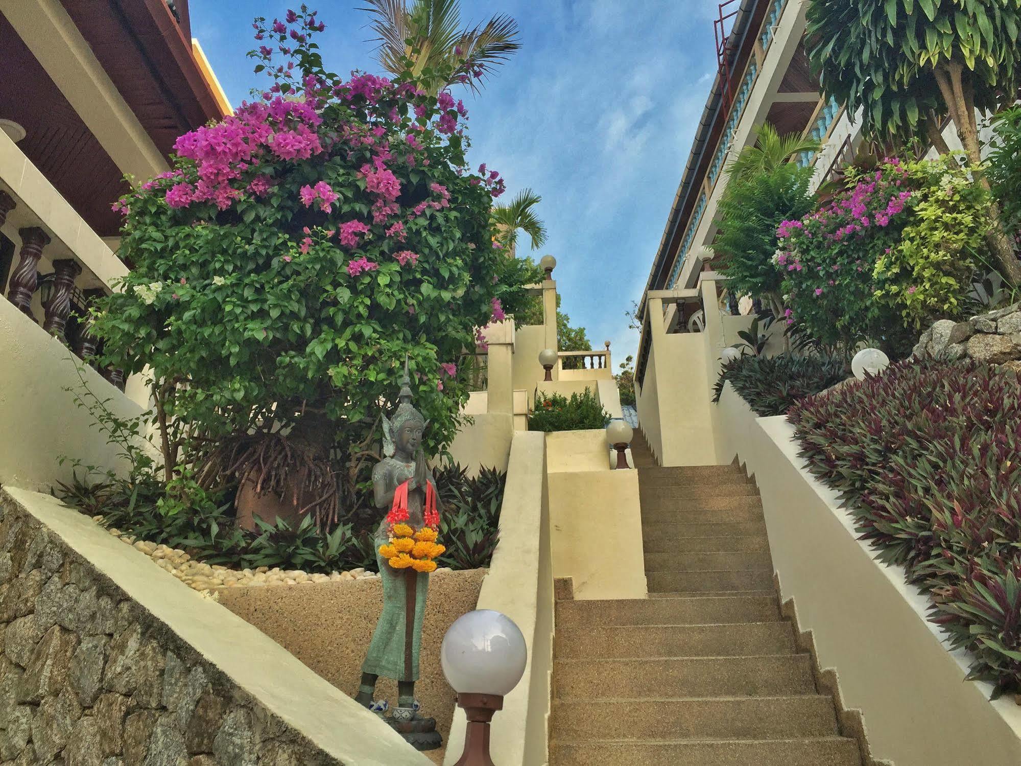 Blue Sky Residence Patong Esterno foto